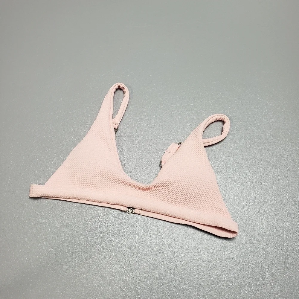Light pink bikini top size medium